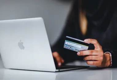 Εμπιστοσύνη των Ευρωπαίων στο e-commerce παρά τις online απειλές