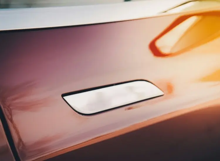 Η Κίνα απαγορεύει τις κρυφές χειρολαβές στα ηλεκτρικά οχήματα από το 2027