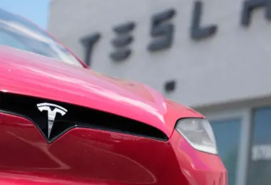 Tesla στη Wall Street: Η ζήτηση για τα οχήματά της έχει επιστρέψει