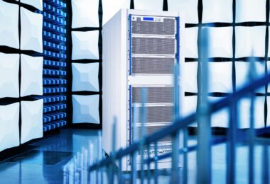 Η Rohde & Schwarz επεκτείνει το χαρτοφυλάκιο ενισχυτών ευρυζωνικής σύνδεσης με νέες κατηγορίες ισχύος έως 1000 W για εφαρμογές στην αυτοκινητοβιομηχανία, την αεροδιαστημική και την άμυνα