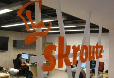 Η Blackstone εξαγοράζει τη Skroutz από τη CVC