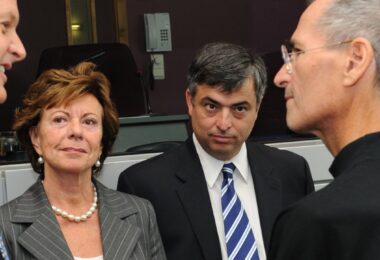 Ο Steve Jobs θα ενέκρινε την Apple TV, λέει ο Cue