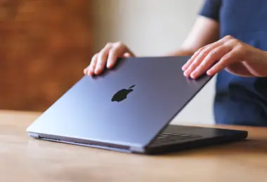 Apple: Αυξάνει τις τιμές σε Mac και iPad κατά 200 με 300 δολάρια