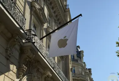 Η Apple ζητά από τον Τραμπ άδεια να αγοράζει μνήμη από εταιρεία της μαύρης λίστας