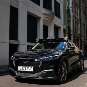 Η Uber ξεκινά τις πρώτες αυτόνομες διαδρομές Robotaxi στο Λονδίνο με τεχνολογία Wayve