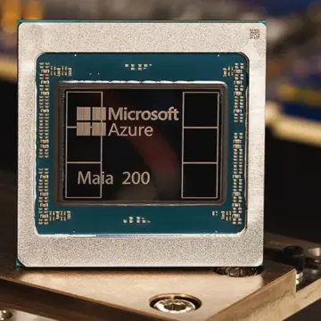 Η Microsoft ξεκινά τη μαζική παραγωγή των δικών της τσιπ ΑΙ για να «απεξαρτηθεί» από την Nvidia