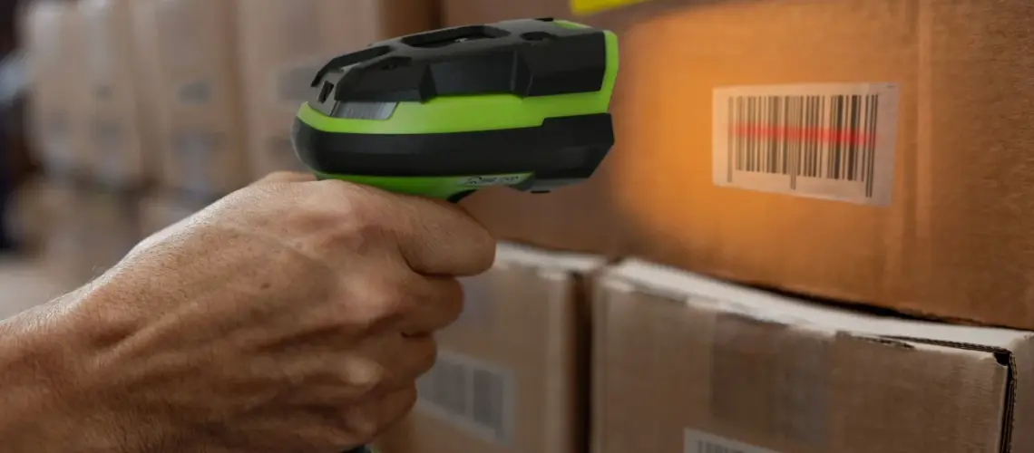 brand-photography-lifestyle-handheld-barcode-scanner-box-label-4x3-3600x2700-1